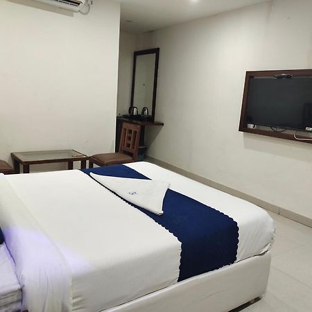 Hotel Skyland Warangal Ngoại thất bức ảnh