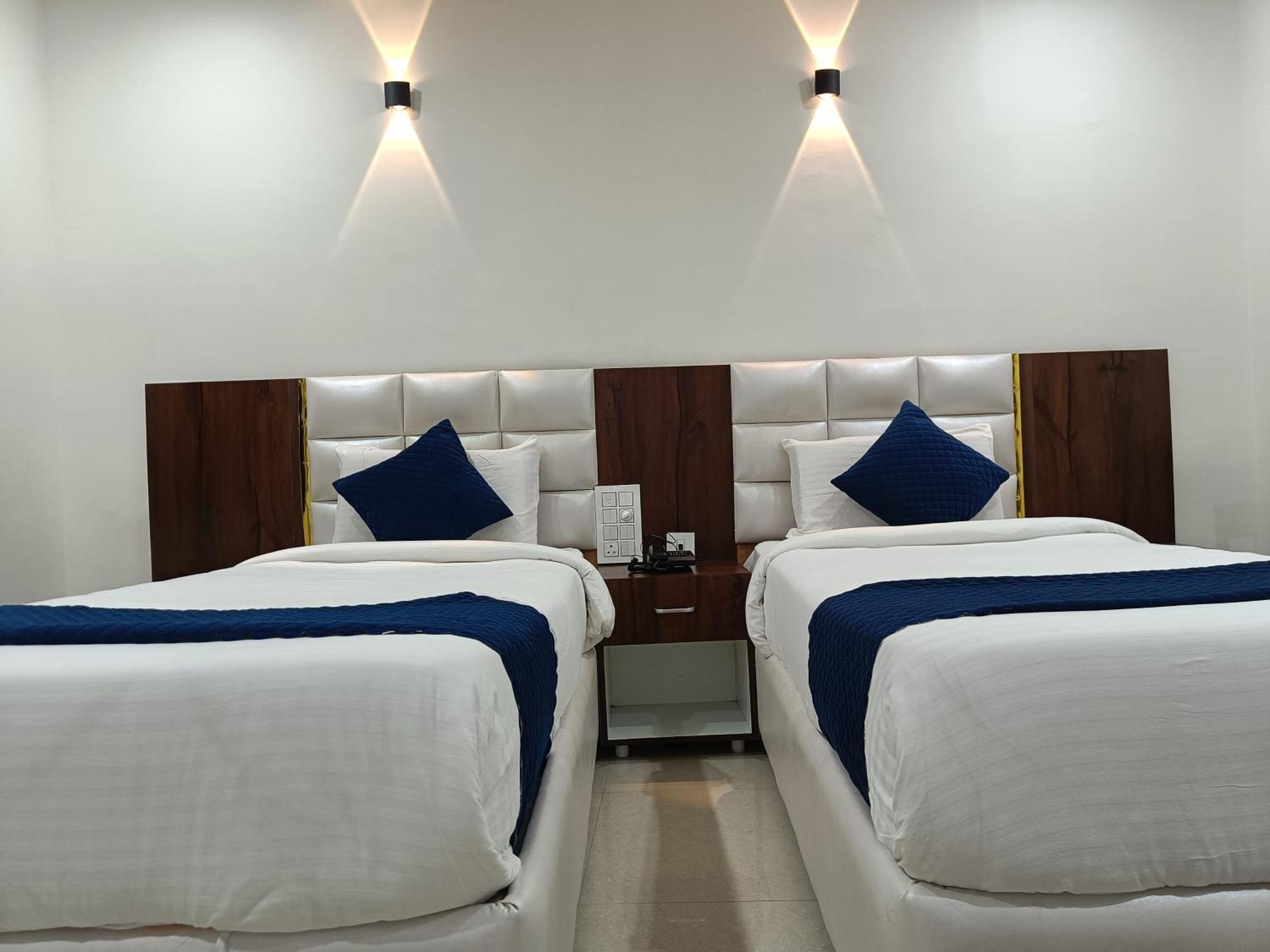 Hotel Skyland Warangal Ngoại thất bức ảnh