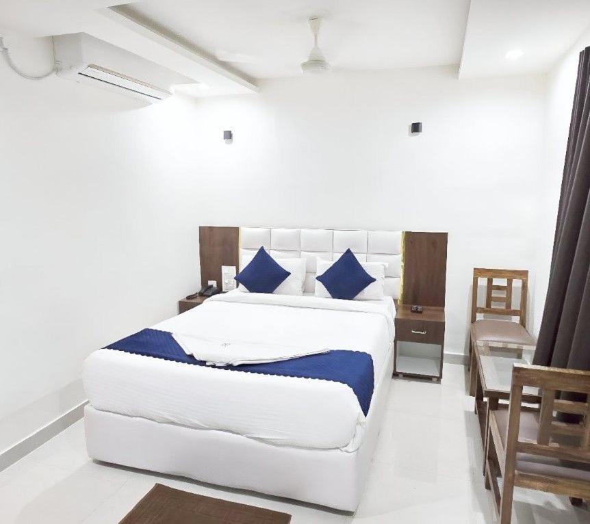Hotel Skyland Warangal Ngoại thất bức ảnh